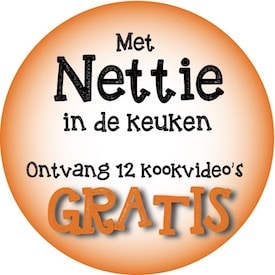 button met nettie in de keuken